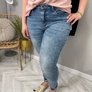 Judy Blue- High Waisted Acid Wash Jeans